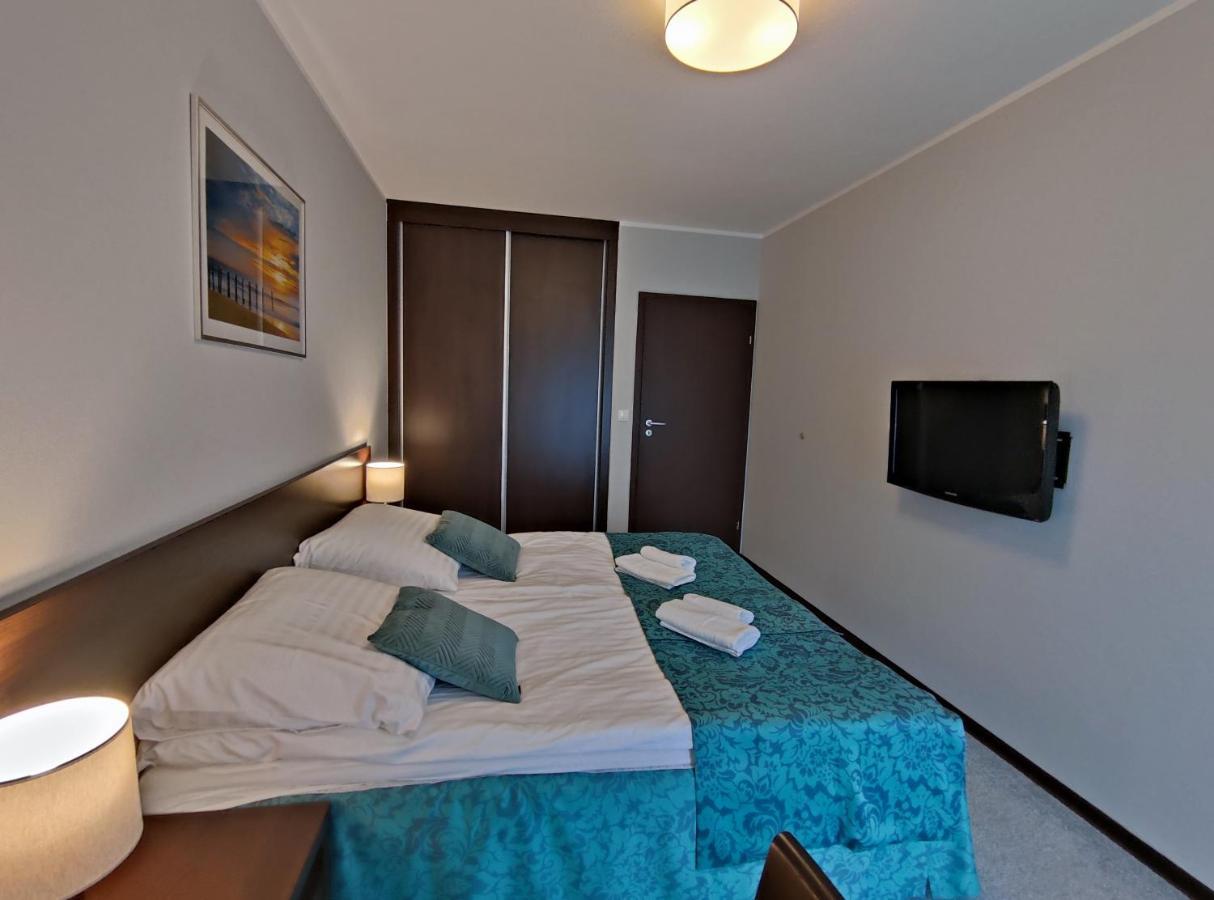 Apartament Przy Hotelu Aquarius Kołobrzeg Esterno foto