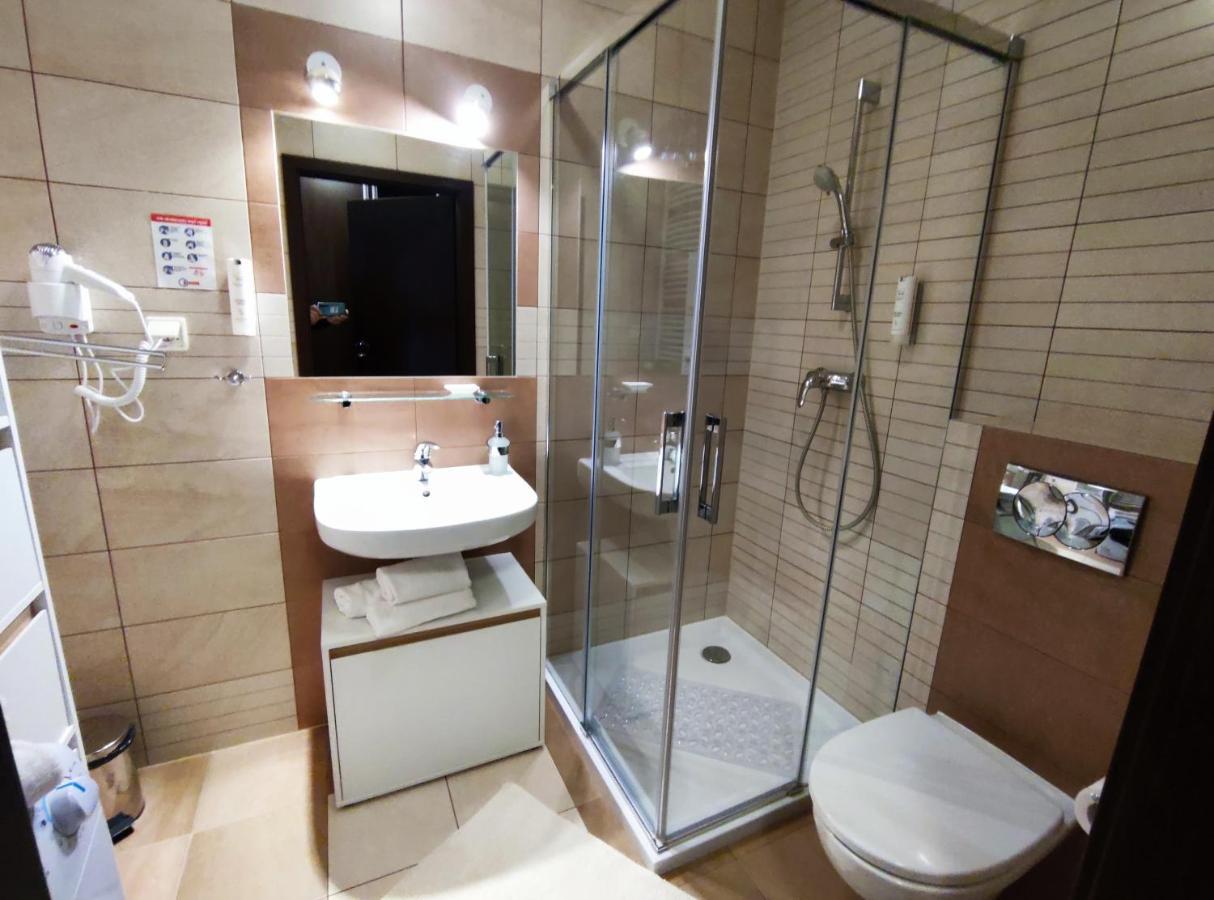 Apartament Przy Hotelu Aquarius Kołobrzeg Esterno foto